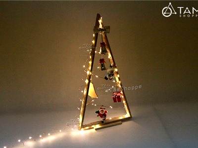 Combo: 1 Cây thông Noel gỗ + 1 Dây đèn Fairylight + 5 món phụ kiện